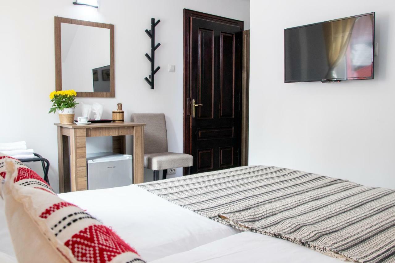 Hotel Floare De Colt Mînăstirea Humorului Zewnętrze zdjęcie